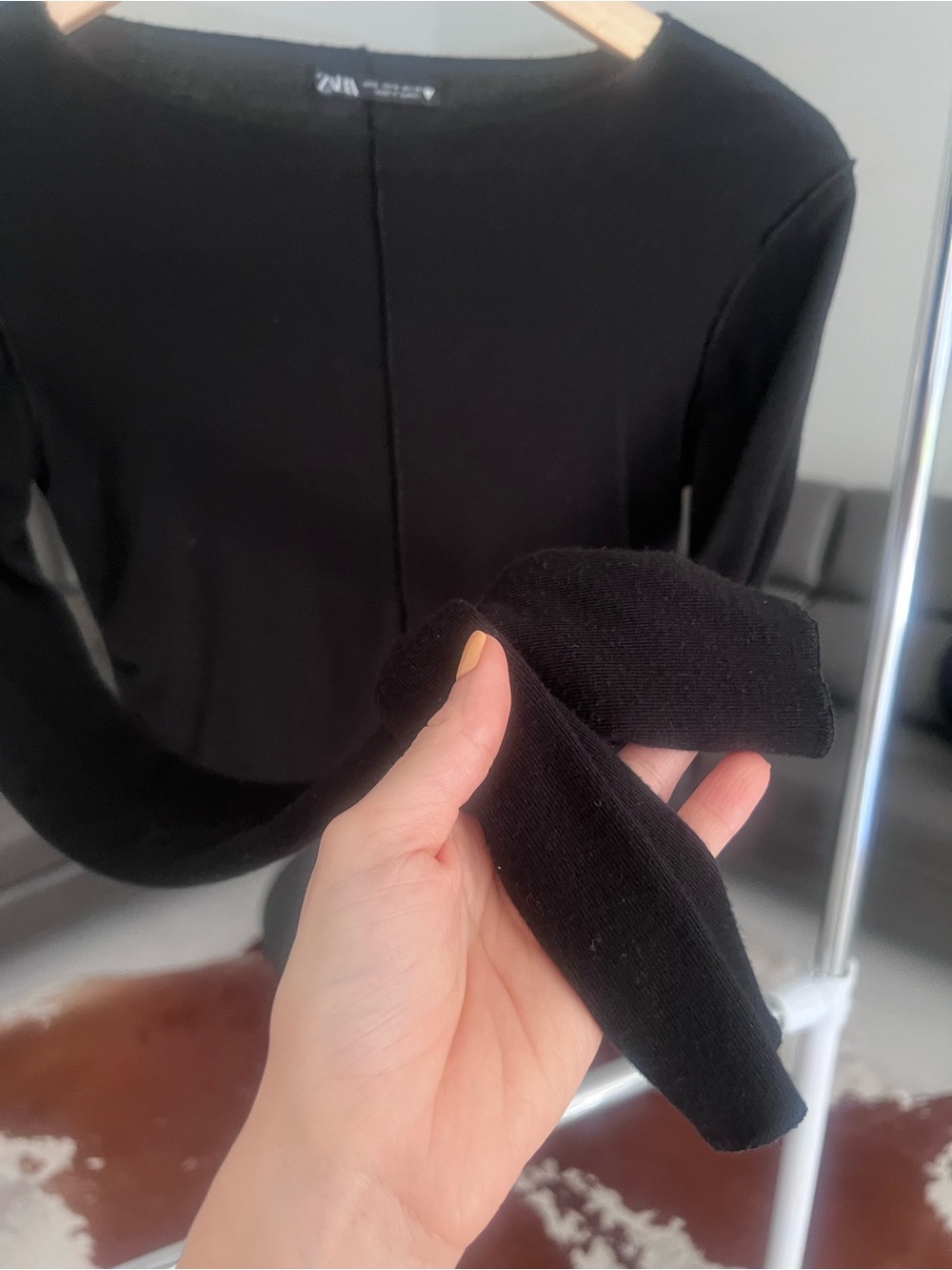Zara Black Long-Sleeve Cropped Top - Slim Fit - Picture 4 of 6
